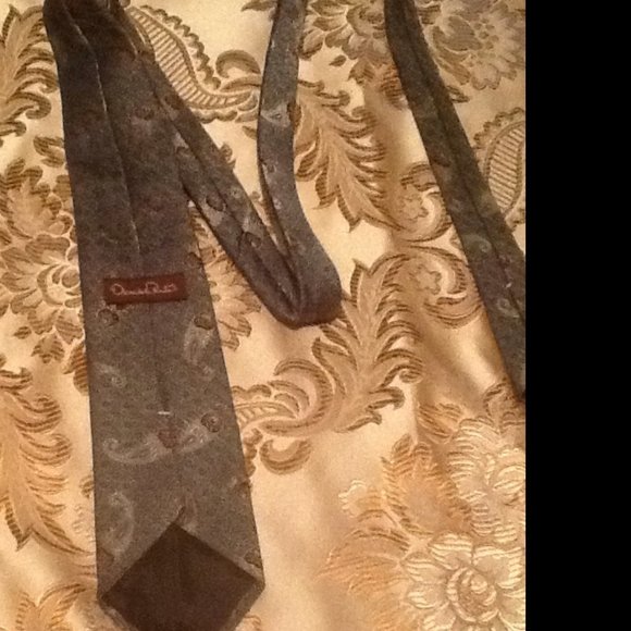 EUC Vintage OSCAR DE LA RENTA Paisley Necktie - Picture 2 of 5